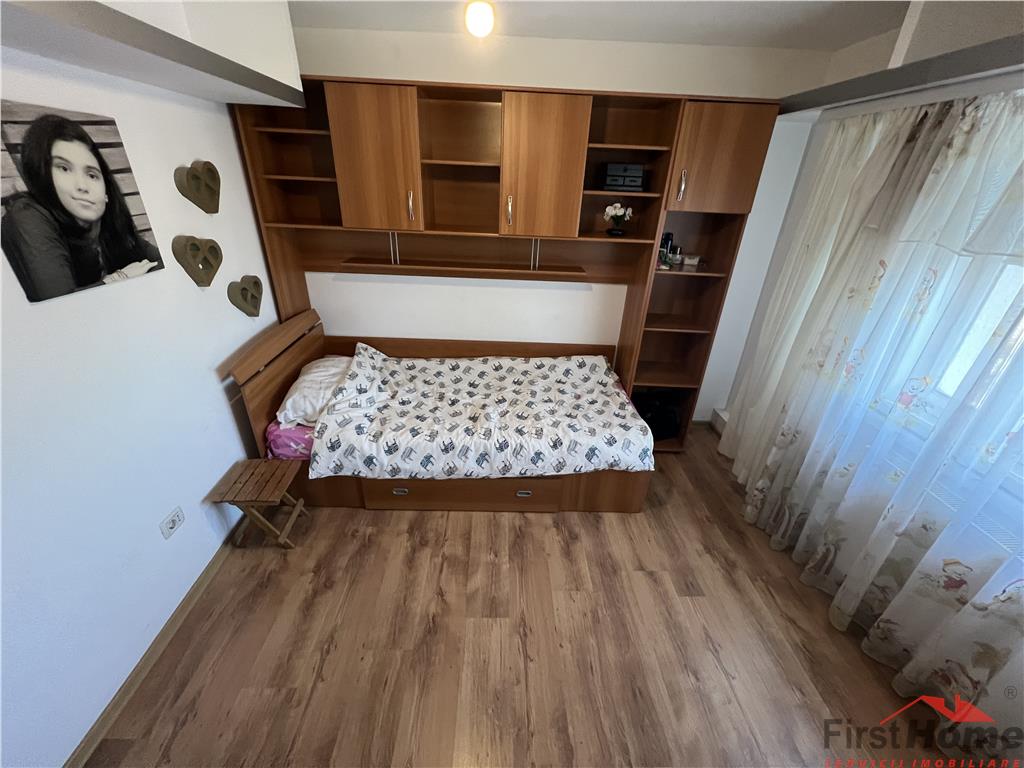 Apartament 4 camere, 100 mp, etaj 3, zona Longinescu