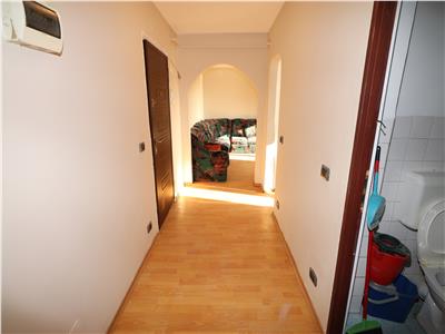 Apartament 4 camere de vanzare, Spitalul Judetean