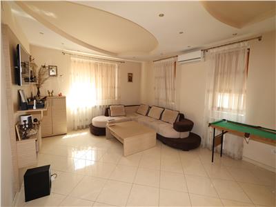 Vila de vanzare zona Obor P+1+M , teren 800mp