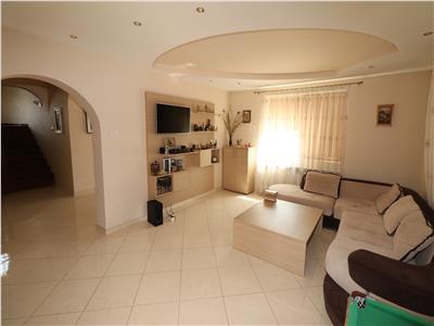 Vila de vanzare zona Obor P+1+M , teren 800mp