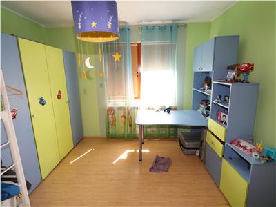 Vila de vanzare zona Obor P+1+M , teren 800mp