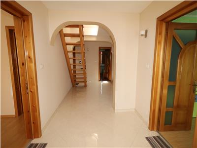 Vila de vanzare zona Obor P+1+M , teren 800mp