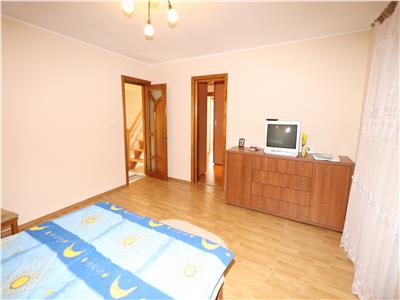 Vila de vanzare zona Obor P+1+M , teren 800mp