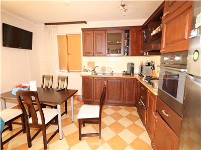 Vila de vanzare zona Obor P+1+M , teren 800mp