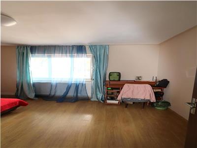 Apartament 4 camere, zona Lidl Fosta Autogara, de vanzare