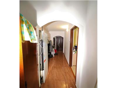 Apartament 4 camere, zona Lidl Fosta Autogara, de vanzare