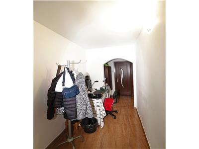 Apartament 4 camere, zona Lidl Fosta Autogara, de vanzare