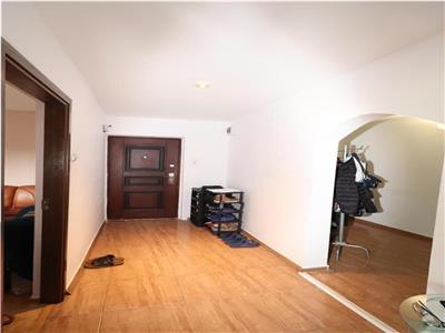 Apartament 4 camere, zona Lidl Fosta Autogara, de vanzare