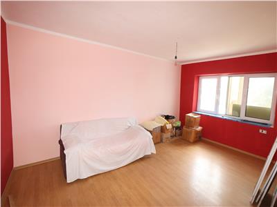 Apartament 2 camere , bdul Unirii, etaj 4/10, zona Capela Militara