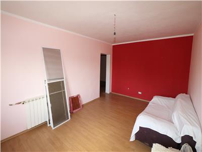Apartament 2 camere , bdul Unirii, etaj 4/10, zona Capela Militara