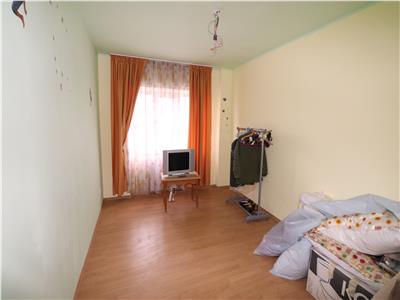 Apartament 2 camere , bdul Unirii, etaj 4/10, zona Capela Militara