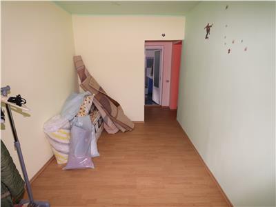 Apartament 2 camere , bdul Unirii, etaj 4/10, zona Capela Militara
