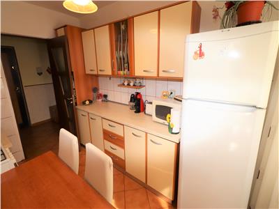 Apartament 3 camere, Zona Big, de vanzare, mobilat si utilat