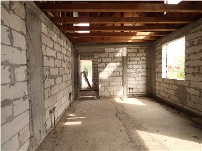 Casa la rosu, zona Onasis, de vanzare