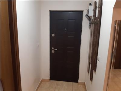 Apartament 3 camere, zona Liceul Economic, de vanzare