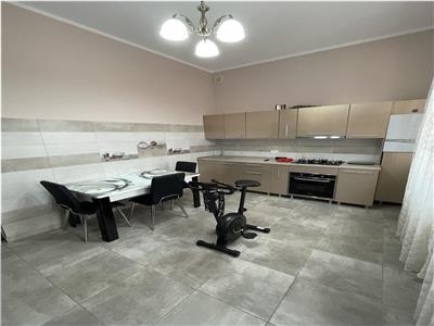 Casa cu design deosebit, zona centrala Odobesti, de vanzare