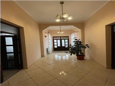 Casa cu design deosebit, zona centrala Odobesti, de vanzare