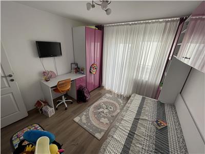 Apartament 4 camere, mobilat si utilat, CT, zona Longinescu, de vanzare