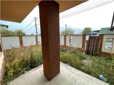 Vila P+1+M de vanzare la poalele Crangului