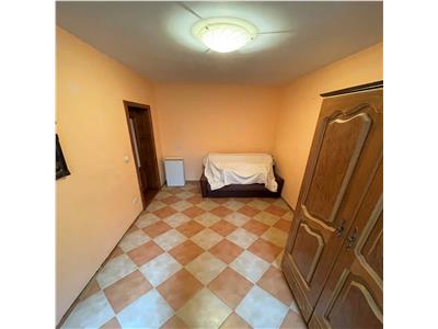 Apartament 3 camere, etaj 1, zona Jandarmerie, CT, de vanzare