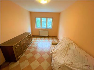 Apartament 3 camere, etaj 1, zona Jandarmerie, CT, de vanzare