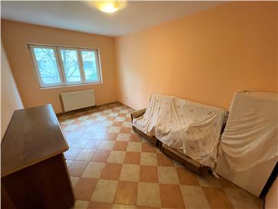 Apartament 3 camere, etaj 1, zona Jandarmerie, CT, de vanzare