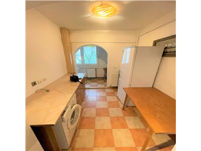 Apartament 3 camere, etaj 1, zona Jandarmerie, CT, de vanzare