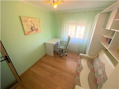 Apartament 4 camere, renovat, mobilat, utilat, CT+AC, etaj 3, zona Sud
