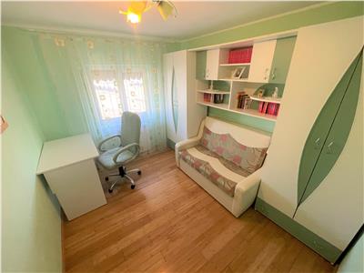 Apartament 4 camere, renovat, mobilat, utilat, CT+AC, etaj 3, zona Sud