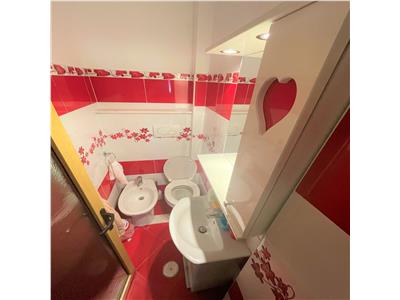 Apartament 4 camere, renovat, mobilat, utilat, CT+AC, etaj 3, zona Sud
