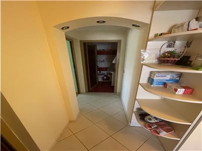 Apartament 4 camere, renovat, mobilat, utilat, CT+AC, etaj 3, zona Sud