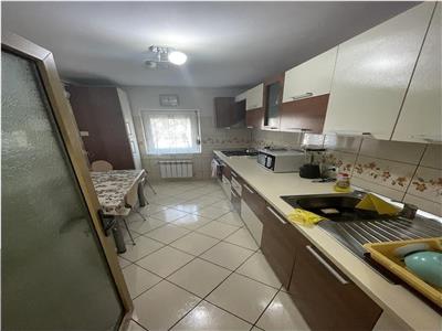 Apartament 4 camere, renovat, mobilat, utilat, CT+AC, etaj 3, zona Sud