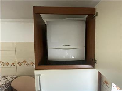 Apartament 4 camere, renovat, mobilat, utilat, CT+AC, etaj 3, zona Sud