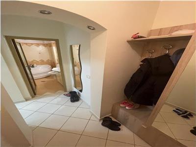 Apartament 4 camere, renovat, mobilat, utilat, CT+AC, etaj 3, zona Sud
