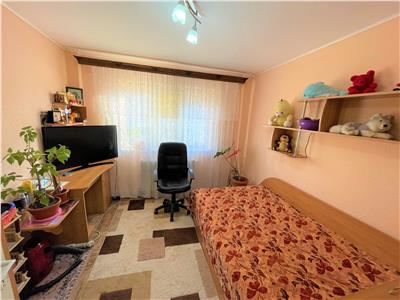 Apartament 3 camere, ultracentral, CT, etaj 6, zona Scoala 9