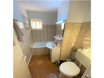 Apartament 3 camere, ultracentral, CT, etaj 6, zona Scoala 9