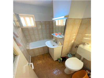 Apartament 3 camere, ultracentral, CT, etaj 6, zona Scoala 9