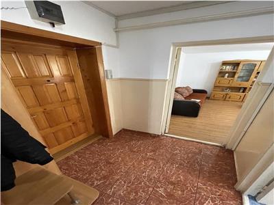Apartament 3 camere, ultracentral, CT, etaj 6, zona Scoala 9