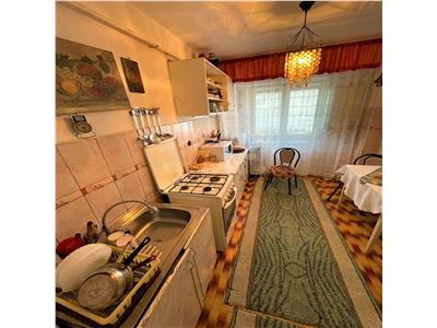 Apartament 3 camere, etaj 2, CT, central, zona Scoala 10