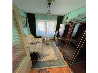 Apartament 3 camere, etaj 2, CT, central, zona Scoala 10