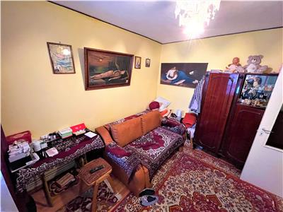 Apartament 3 camere, etaj 2, CT, central, zona Scoala 10