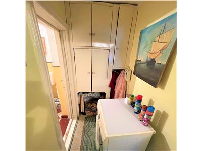 Apartament 3 camere, etaj 2, CT, central, zona Scoala 10