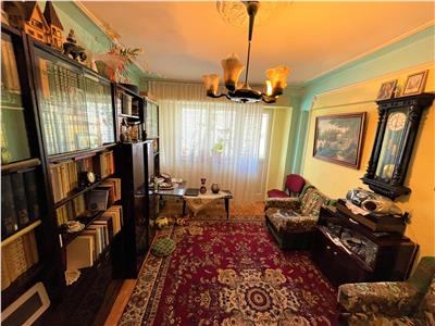 Apartament 3 camere, etaj 2, CT, central, zona Scoala 10
