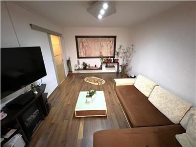 Apartament 3 camere, zona Centrala, parter, renovat si mobilat