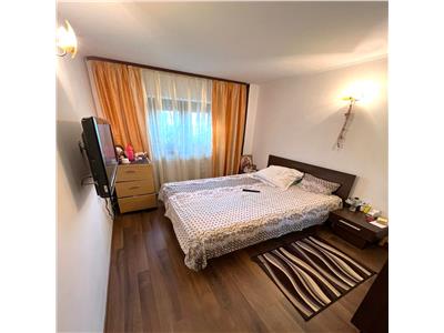 Apartament 3 camere, zona Centrala, parter, renovat si mobilat