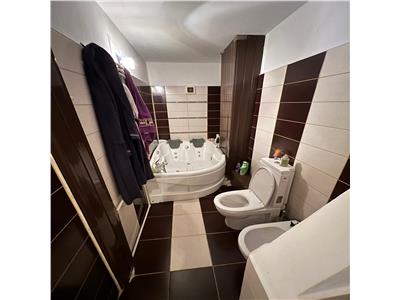 Apartament 3 camere, zona Centrala, parter, renovat si mobilat