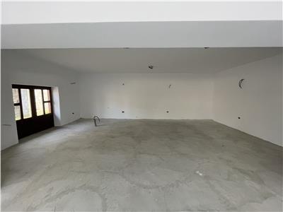 Spatiu Comercial stradal,500 mp,3,80 v, P+E1, zona Scoala 7