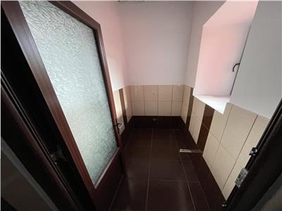 Spatiu Comercial stradal,500 mp,3,80 v, P+E1, zona Scoala 7