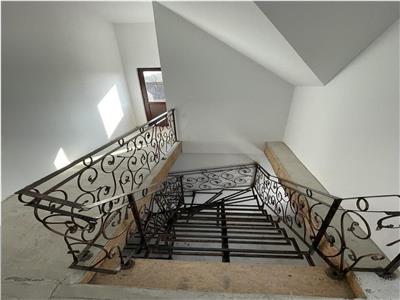 Spatiu Comercial stradal,500 mp,3,80 v, P+E1, zona Scoala 7