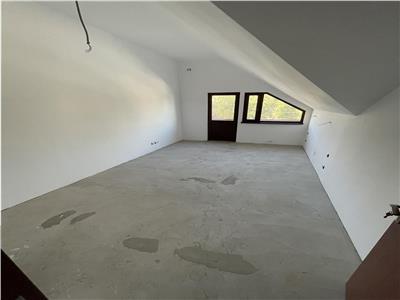 Spatiu Comercial stradal,500 mp,3,80 v, P+E1, zona Scoala 7